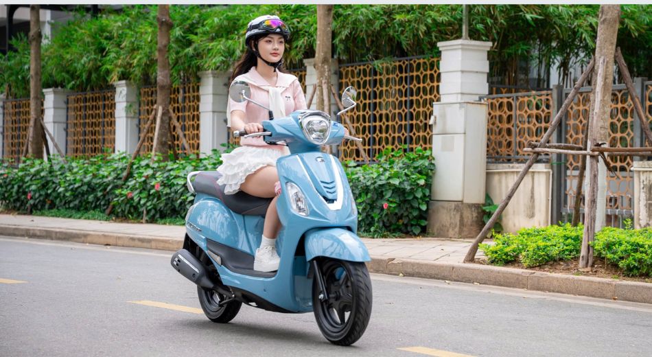 Học sinh đi xe 50cc có cần bằng lái không?